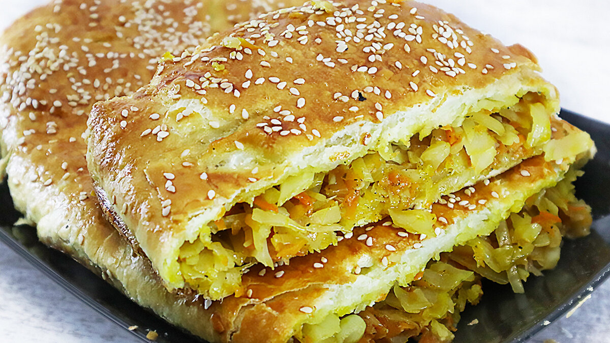 Слоеный пирог с капустой.