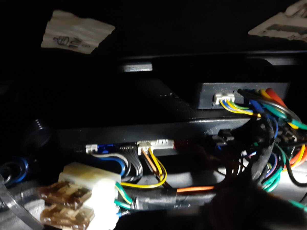 Делал фото блока со штекерами, что бы не забыть их последовательность. 