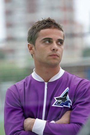 Окончив школу, Илья практически все время уделял танцам и музыке, позже он увлекается брейк-дансом и хип-хопом.