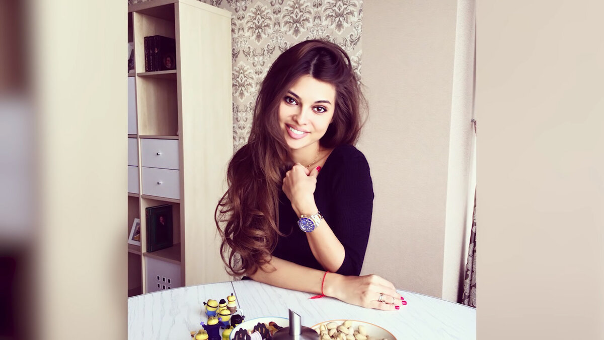 жена магомеда оздоева. жена магомеда. оздоев с женой. жена магомеда. супруга магомеда исмаилова.