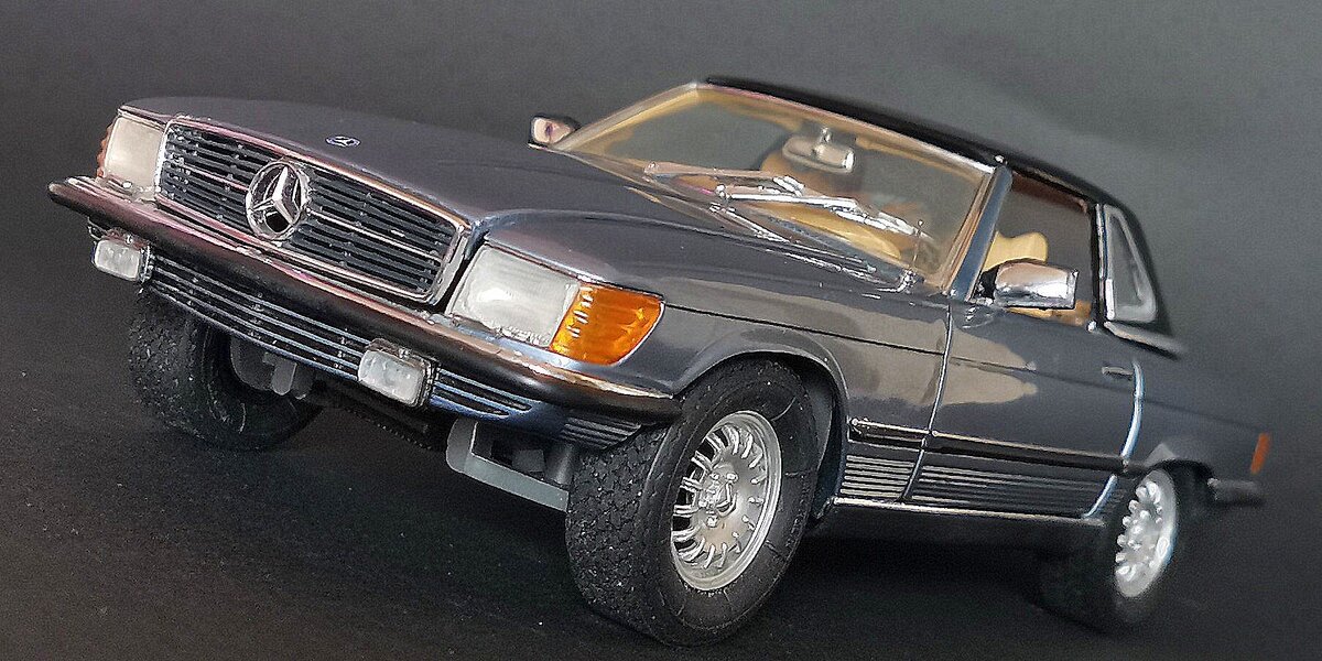 Модель: Mercedes 450 SL open version 1/18 by CMC №CMC024A in silver blue