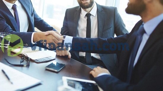 Стратегические инвесторы стремятся к получению полного контроля над акционерным обществом, а портфельным инвесторам нужен только максимальный доход от принадлежащих им ценных бумаг.