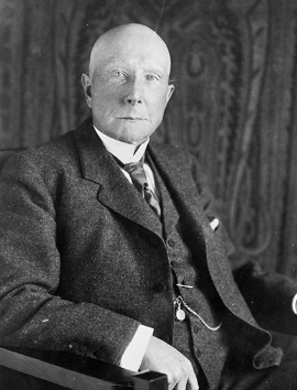 Фото Джона Д. Рокфеллера. В детстве Джон имел два желания. Он хотел заработать 100 тысяч долларов и дожить до 100 лет. Второе желание немного не исполнилось, он умер в 97 лет.