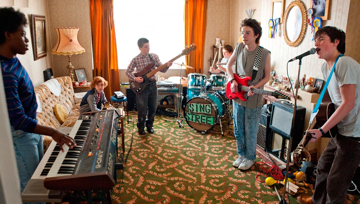 кадр из фильма Sing Street