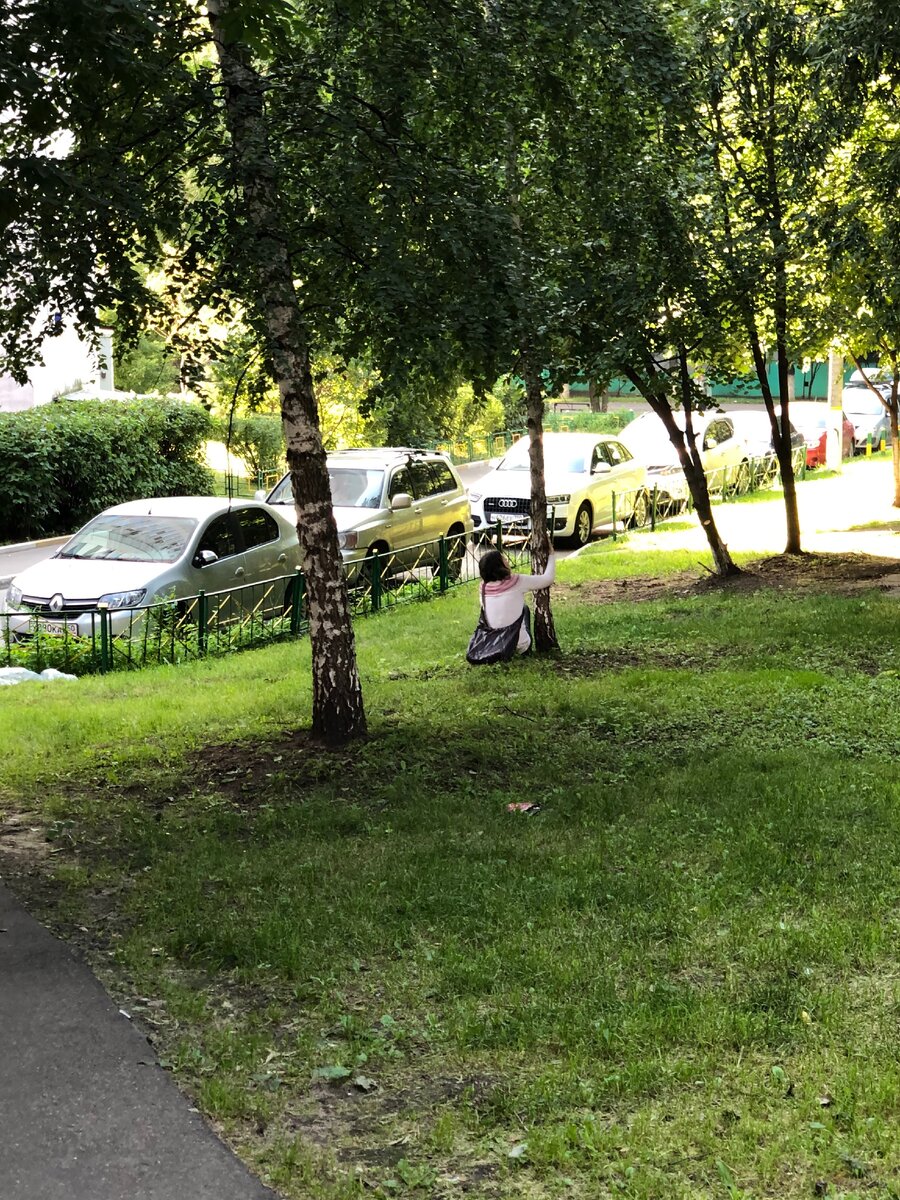 Наркоманка, наверное.