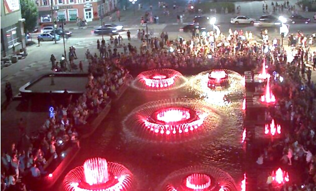 Музыкальный фонтан " Мелодия", город Саратов. 