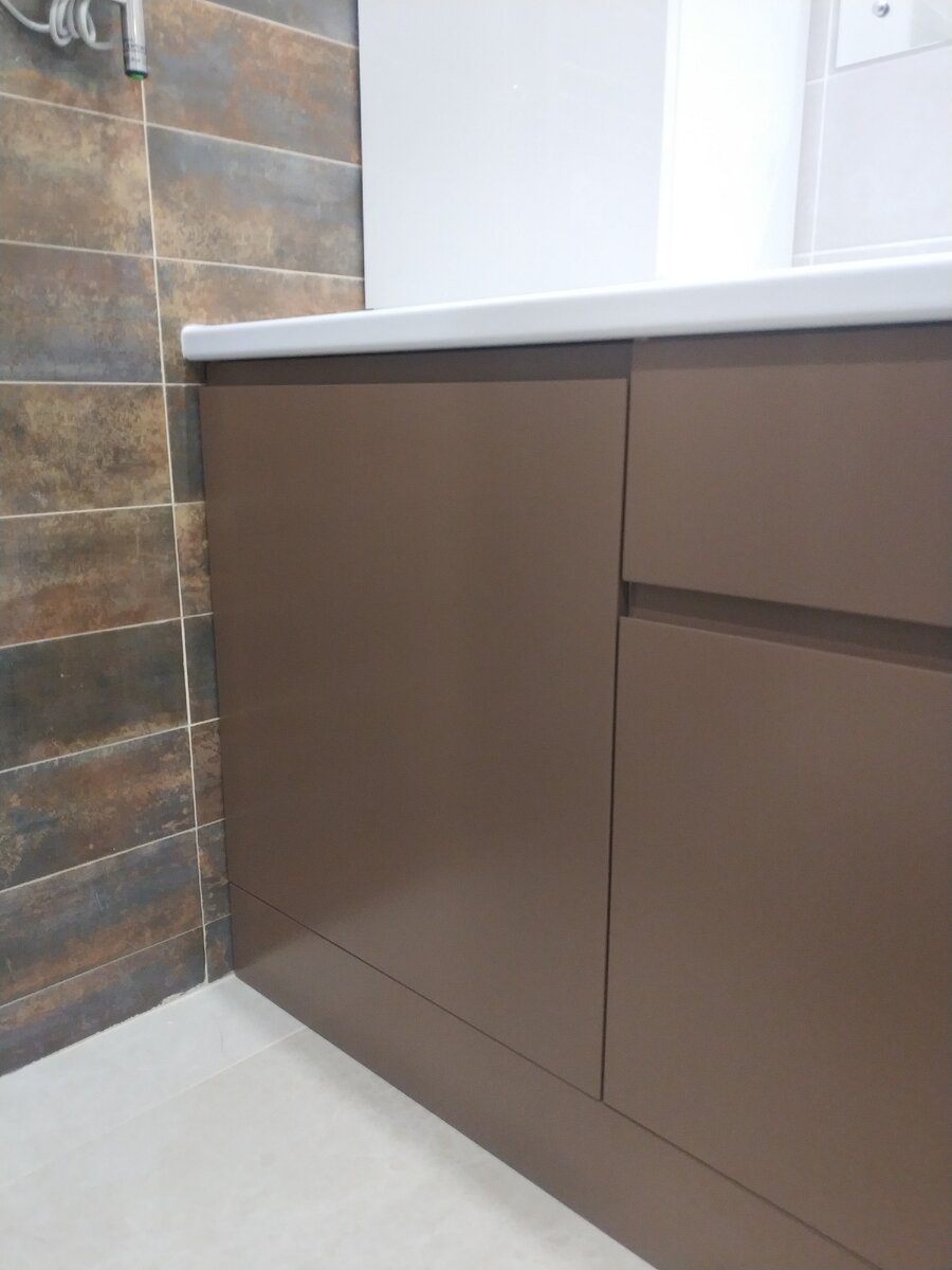 Прячем стиральную машинку за фасадом