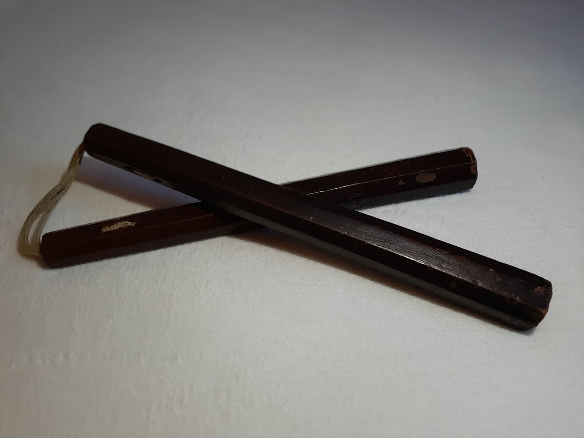 Мой "домашний" экземпляр нунчаку