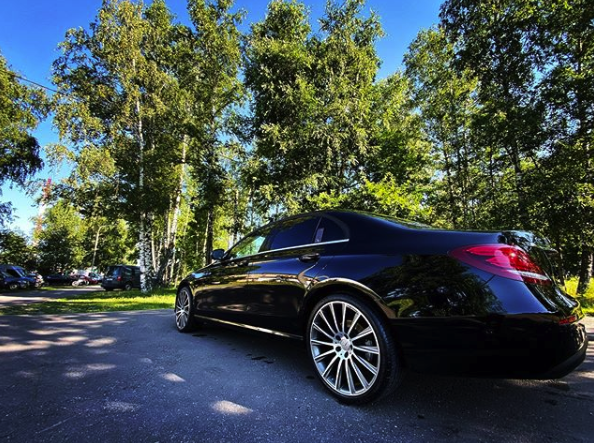 Мой автомобиль, на котором я работаю. В сегменте бизнес-такси.