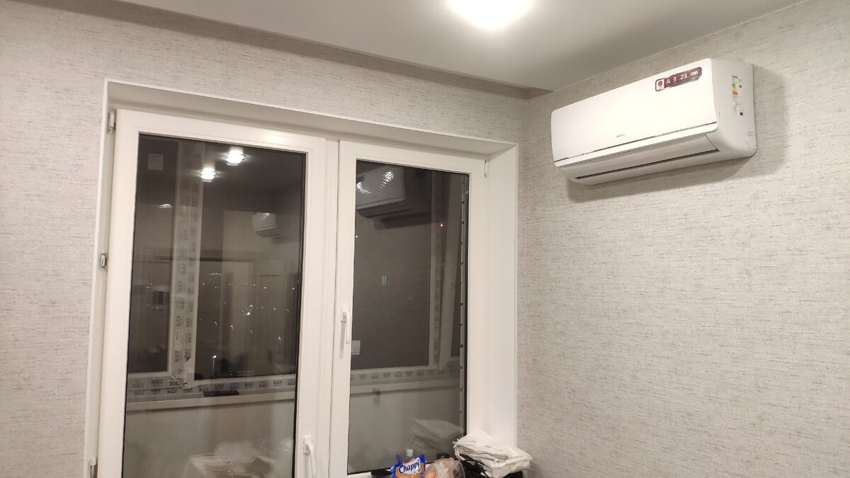 Это окно на кухне, пол дня отчищал и мыл