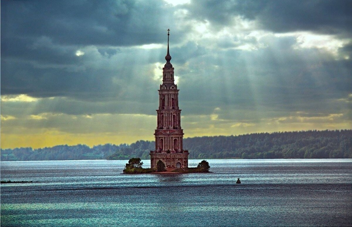 Колокольня Никольского собора в Калязине.
Источник фото: 24open.ru