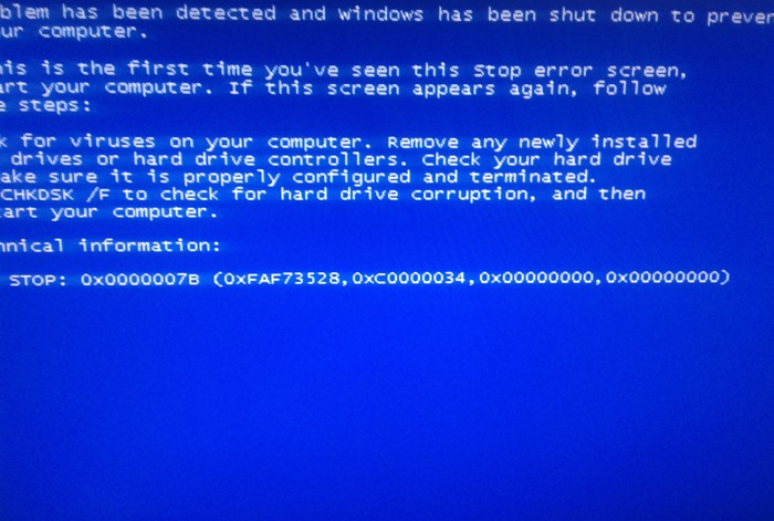 Скрин ошибки. Синий экран ошибка 0x0000007b. Синий экран ошибка 0x0000007b Windows 7. Stop 0x0000007b Windows 7 при загрузке. Экран смерти коды ошибок.