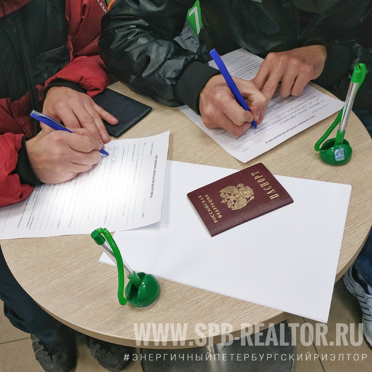 2020-й, мы ещё пишем ручками...
