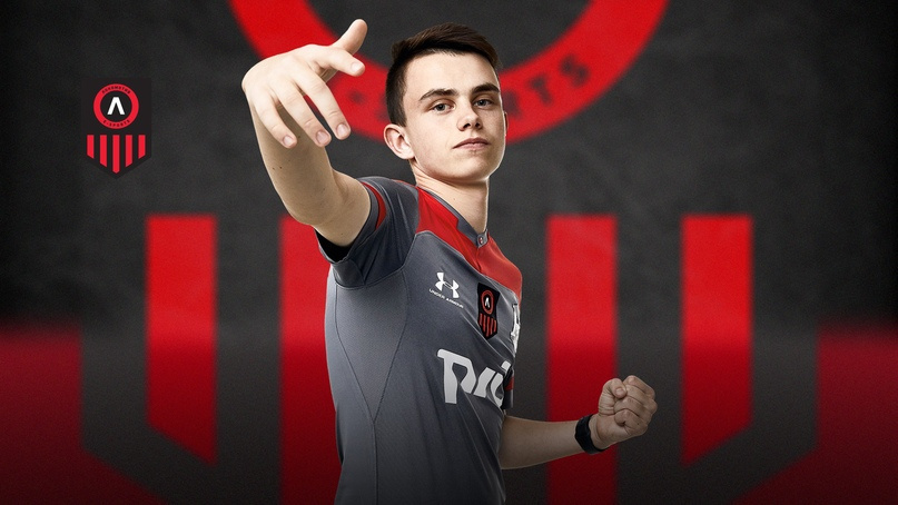 В январском интервью Российской федерации киберфутбола Степан рассказал, что собирается чаще тренироваться с европейскими игроками, чтобы учиться у них новому. Фото: cyberfootball.ru