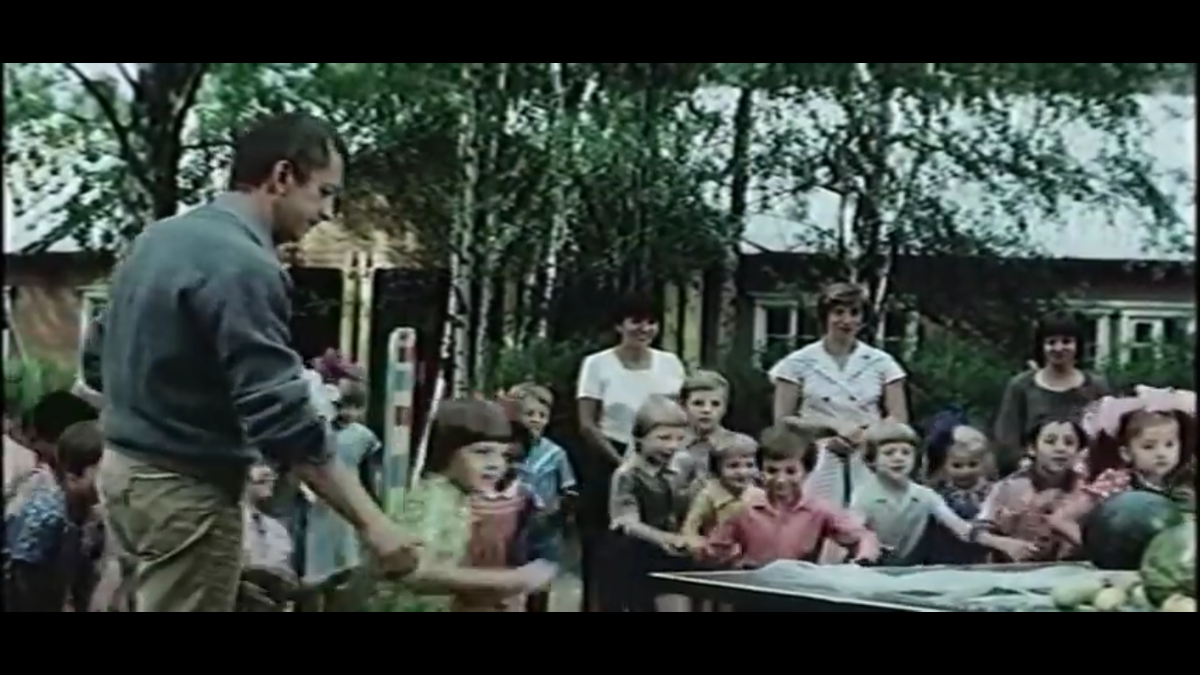 Кадр из фильма: Детский дом.