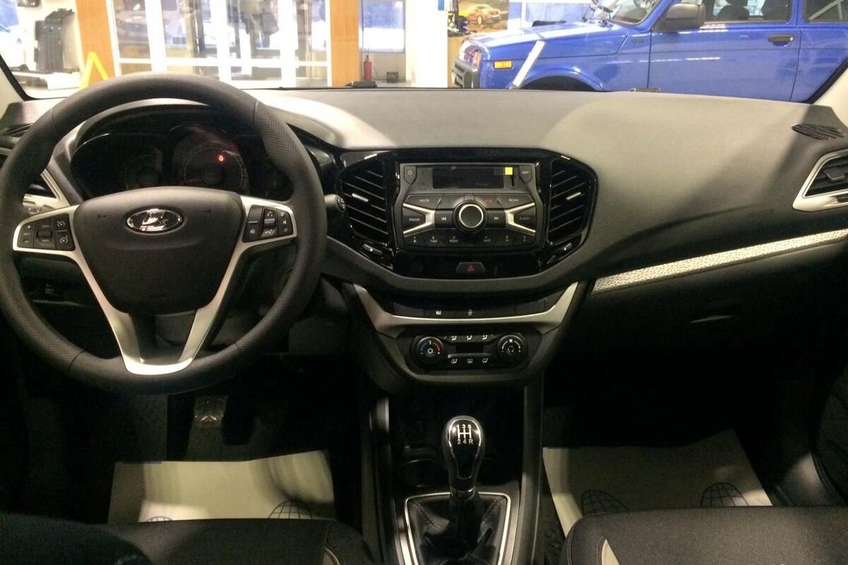 Салон Lada Vesta SW Cross