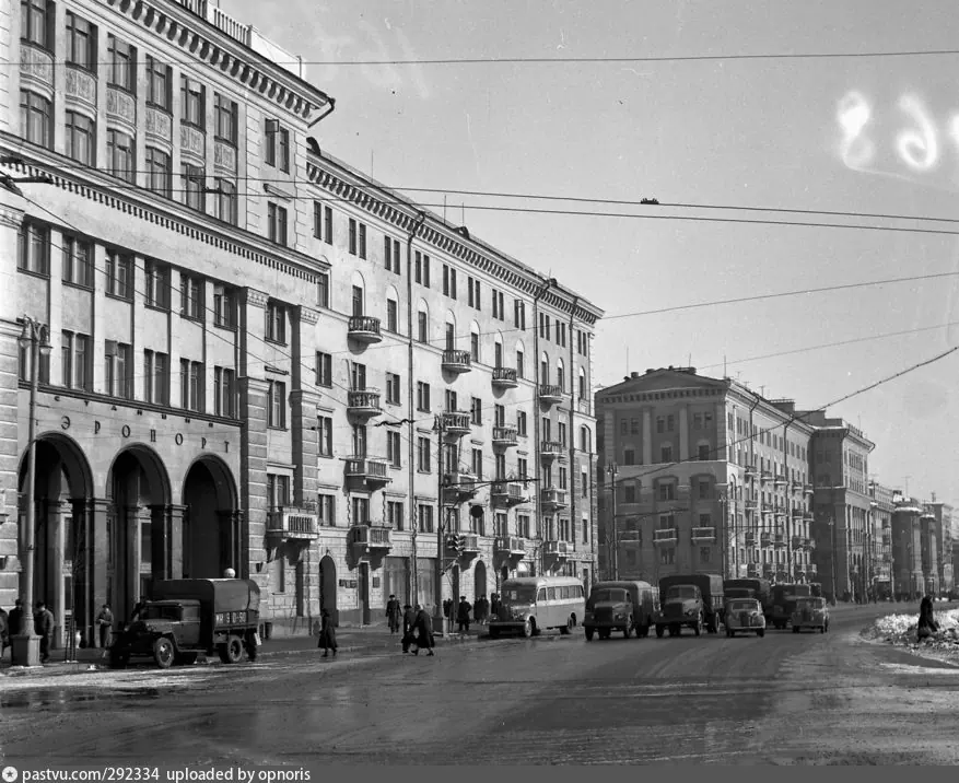 Ленинградский проспект. Станция метро Аэропорт. 1957 г. Автор Д. Козлов.