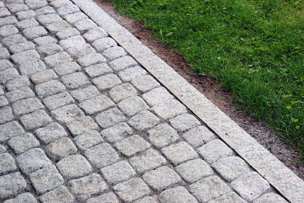 Брусчатка галтованная из гранита.