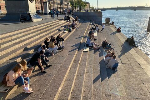 Это пример тактического урбанизма из Петербурга: затраты — доски.