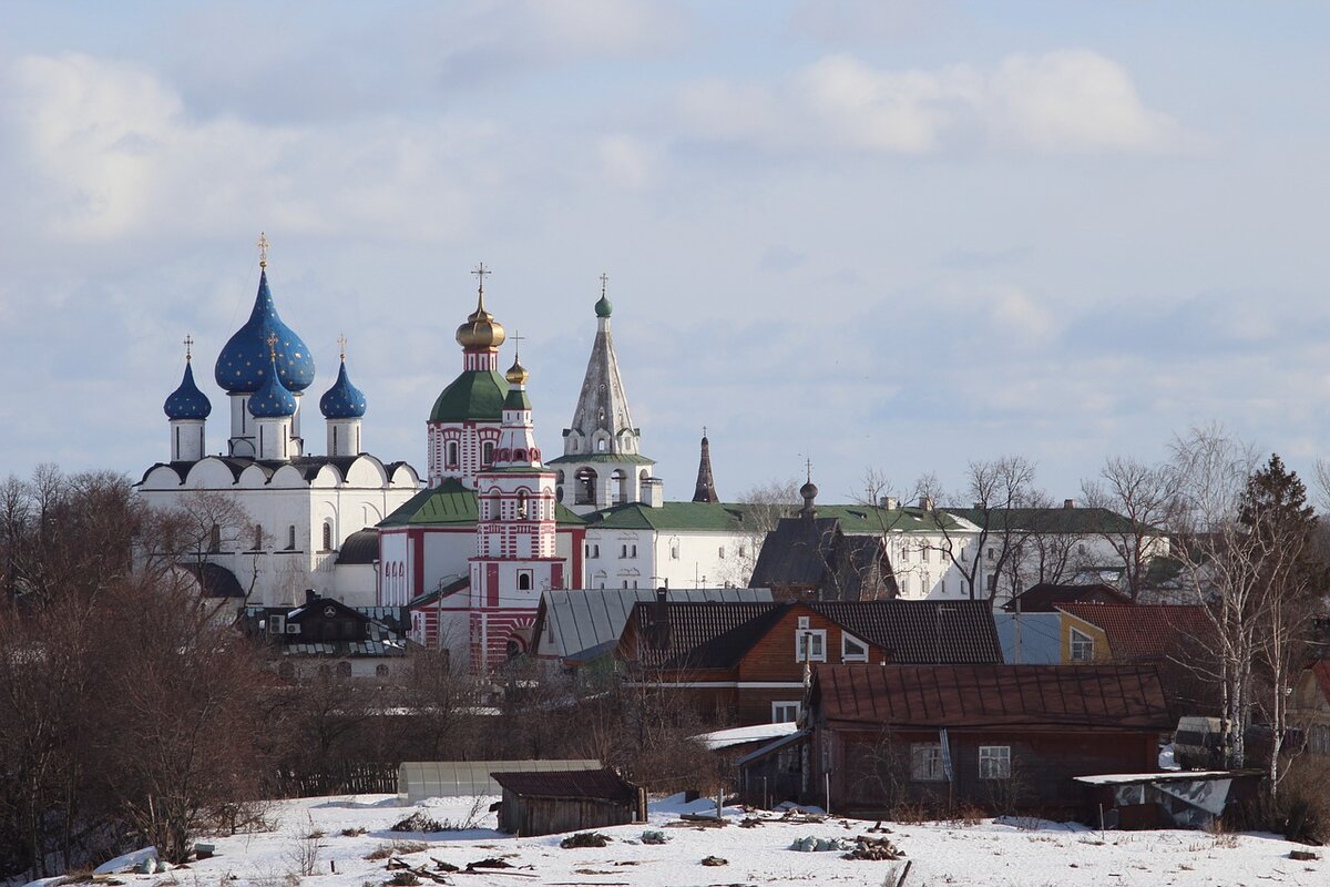 Утром всей семьей шли в церковь, чтобы помолиться святому Науму и попросить его о помощи в учебе своим детям. Фото: Pixabay.com 