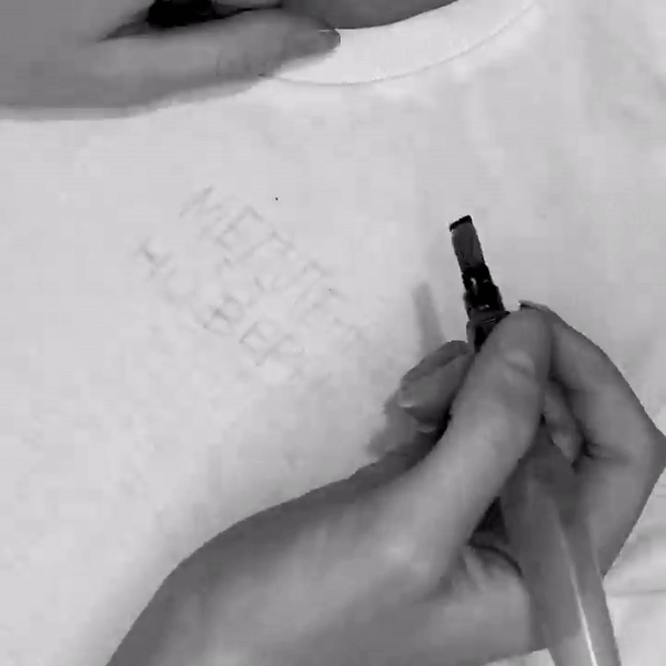 Рисуем надпись тонкой кистью