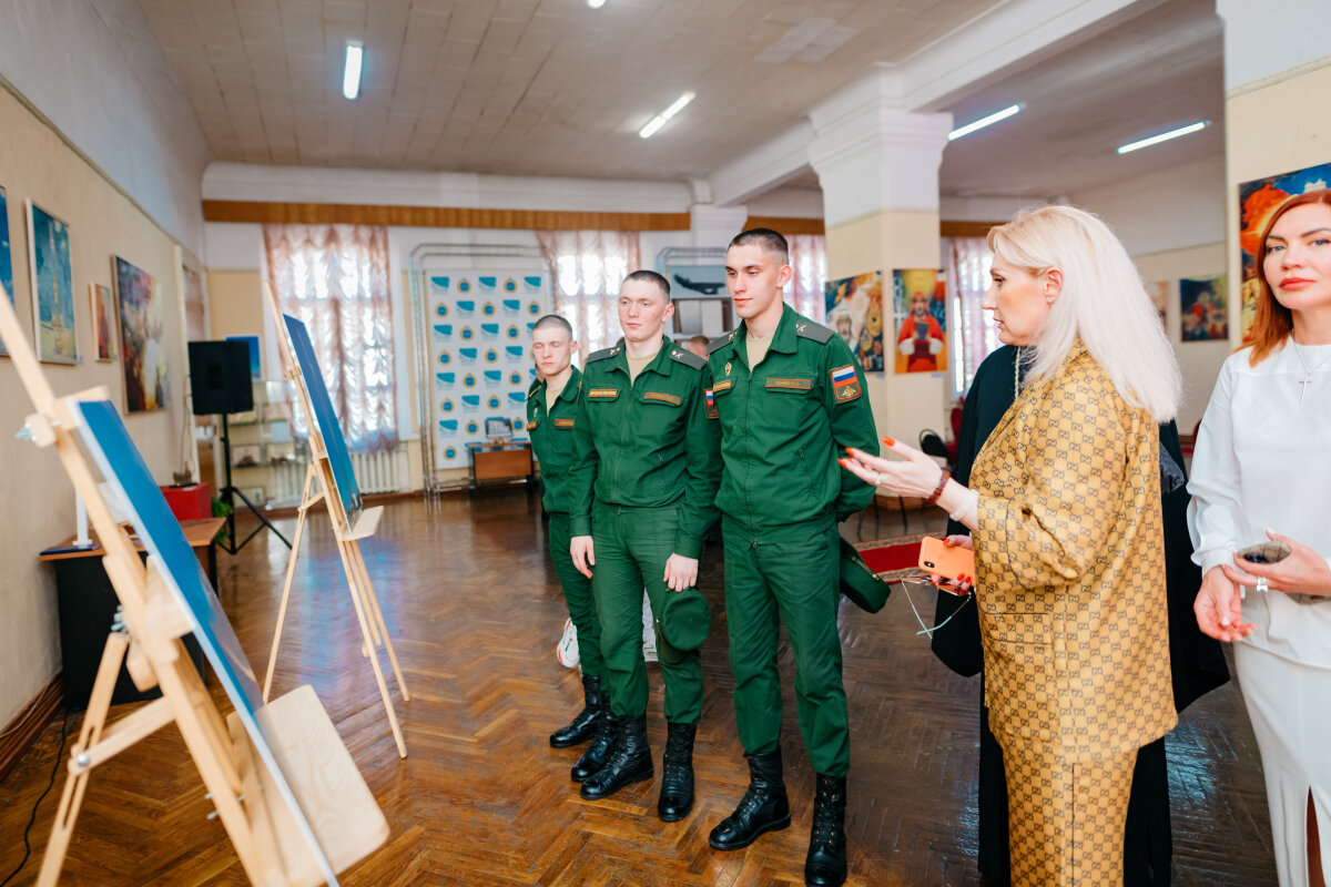 В Центральном офицерском клубе ВКС открылась масштабная выставка картин художника и скульптора Федора Сушкова