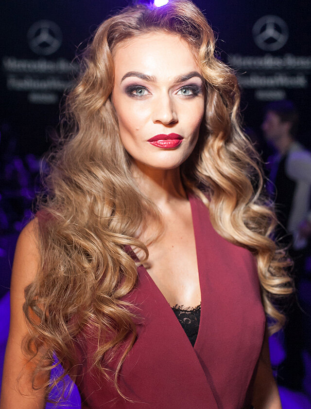 Повезло так повезло! 10 звезд с натуральной большой грудью