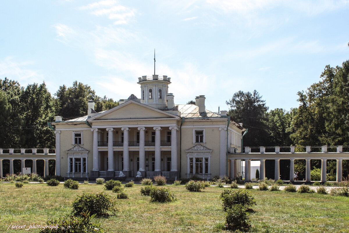 Усадьба главный дом. Усадьба Валуево. Усадьба Валуево фото.