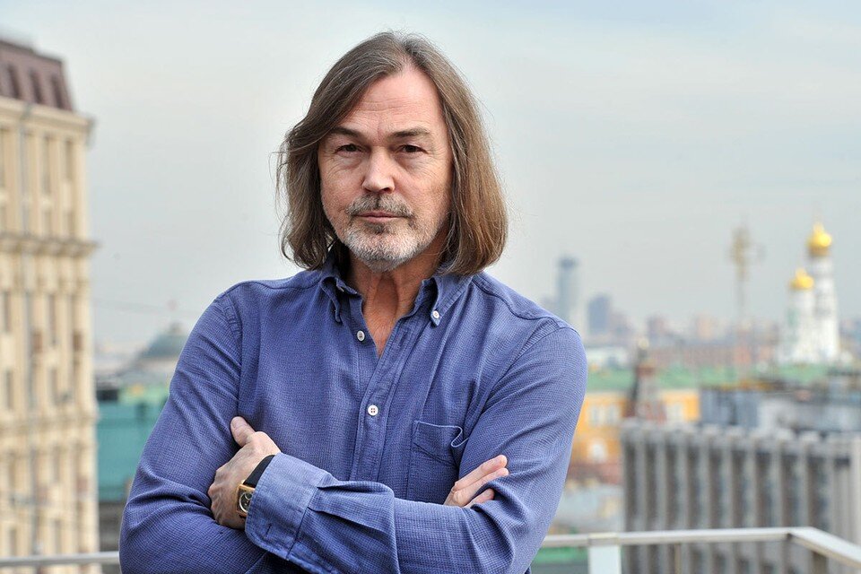     Художник Никас Сафронов Михаил ФРОЛОВ