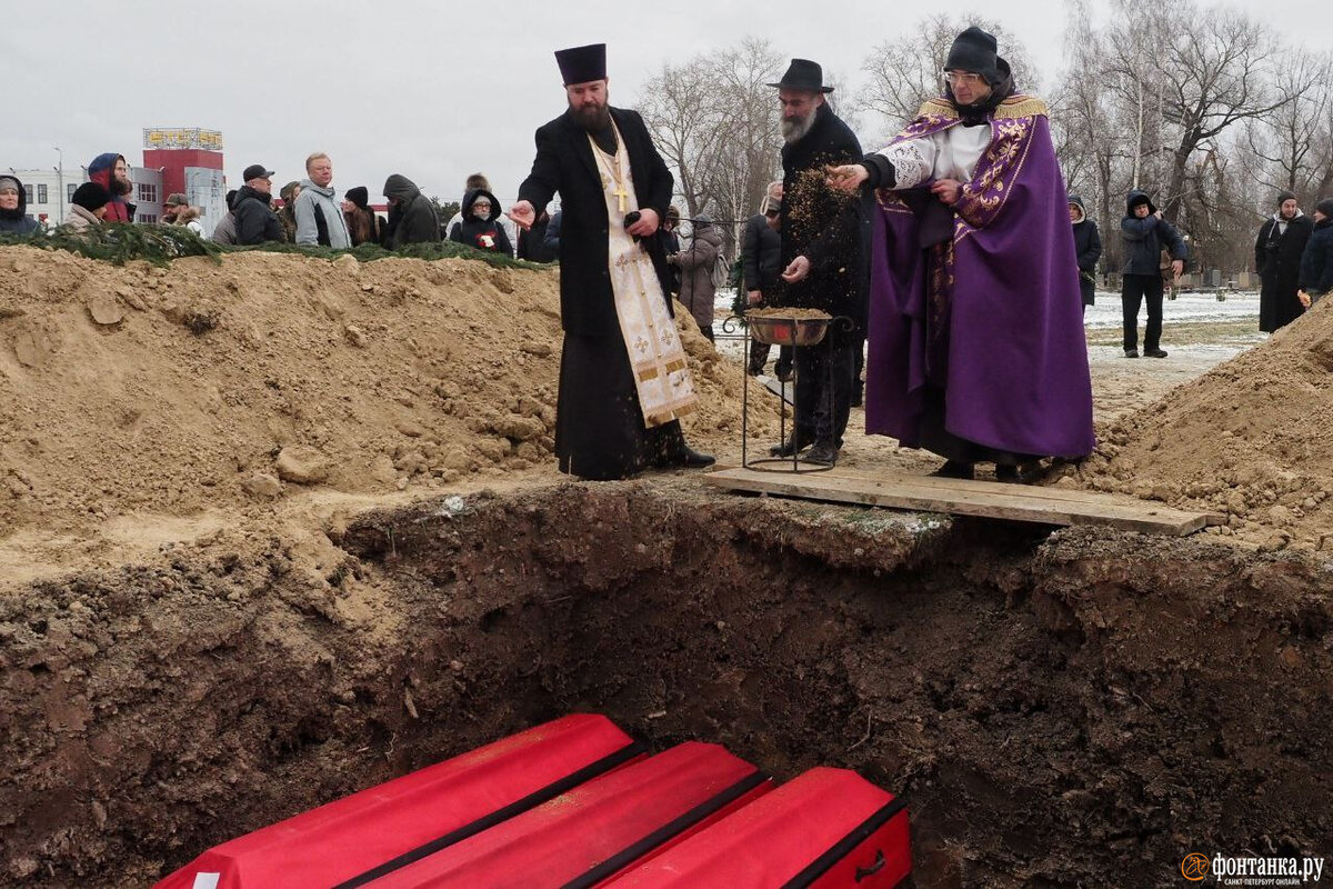 могила в петропавловской крепости