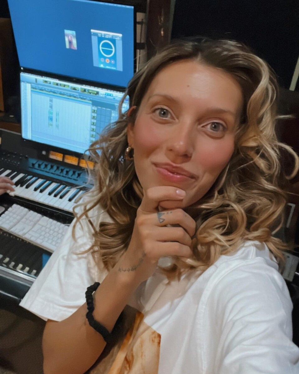    Иск Регины не приняли в судеСоцсети Регины Тодоренко