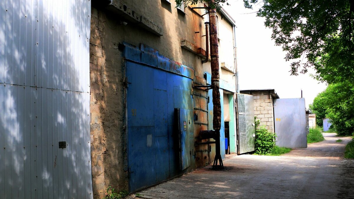     В Набережных Челнах на территории гаражного кооператива нашли тело мужчины. Выяснилось, что 67-летнего гражданина объявили в розыск в 2000 году.