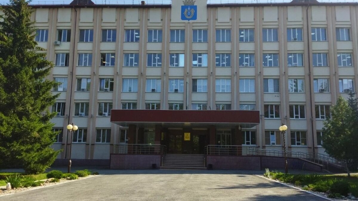     В Тобольске на рабочем месте задержали депутата районной думы Рината Урамаева, представляющего Заболотье (Лайтамакское сельское поселение). На телефонные звонки он не отвечает.