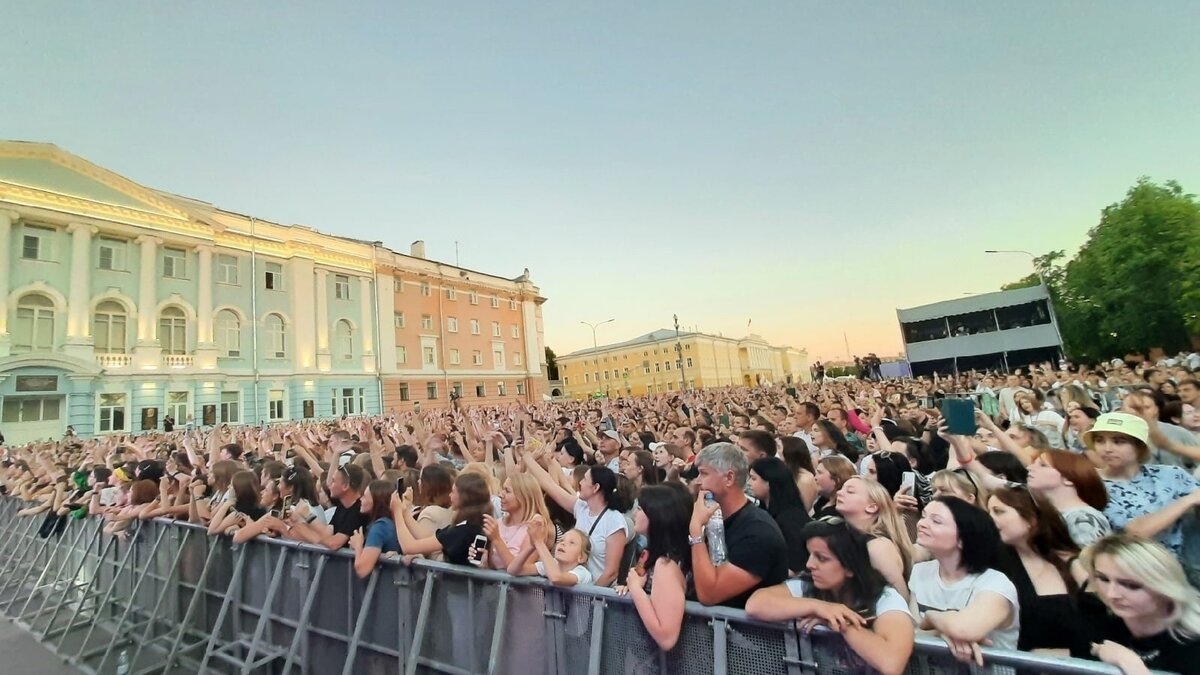     Появилась полная программа празднования Дня города (6+) в Арзамасе Нижегородской области. 445-летие города жители отметят 2 сентября. Гулянья развернутся на пяти площадках. Подробнее — в материале NewsNN.