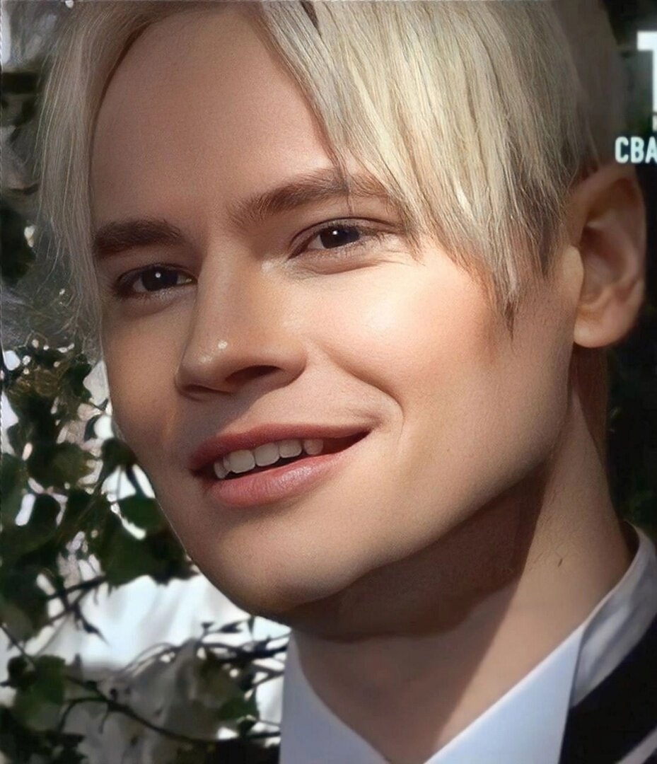 Кадр из клипа "Мёд"