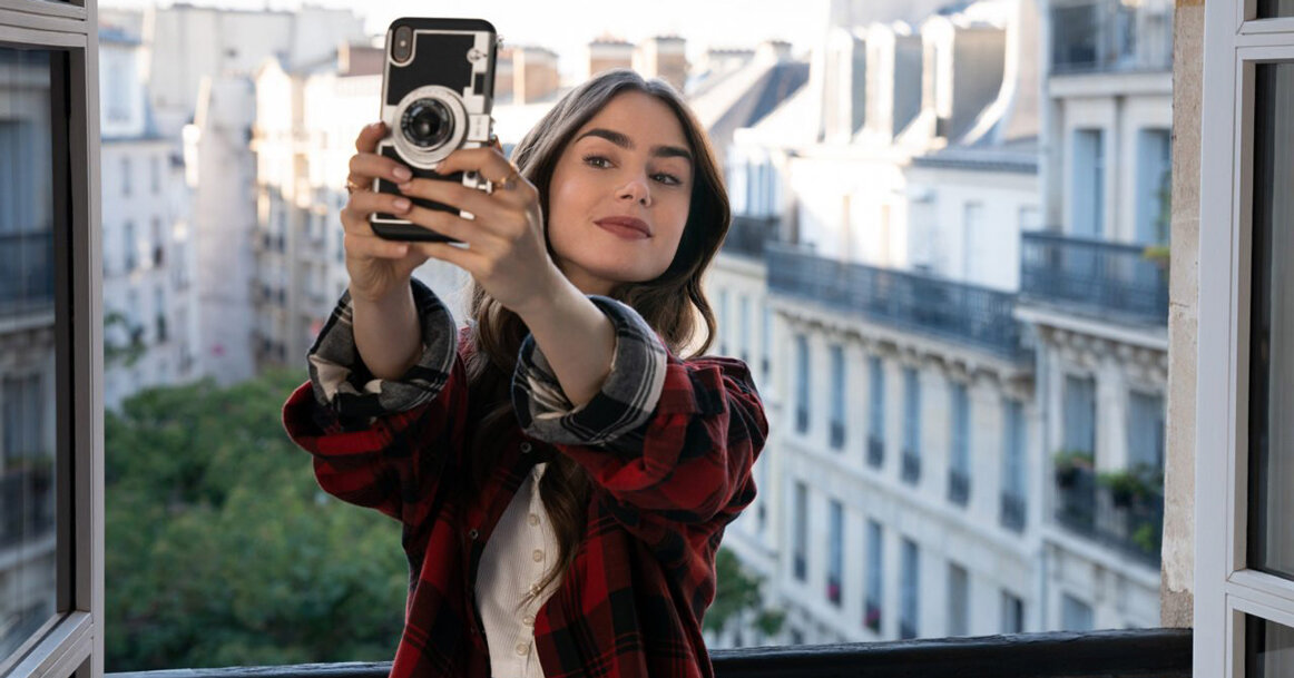 Кадр из фильма “Emily in Paris”