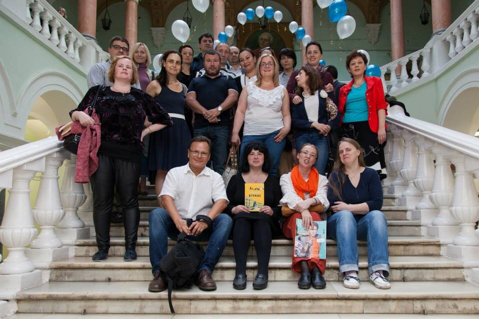 Через 20 лет после выпуска. На парадной лестнице журфака