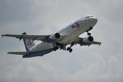    Пассажирский авиалайнер Airbus A320-214 авиакомпании "Ural Airlines" ©Константин Михальчевский РИА Новости