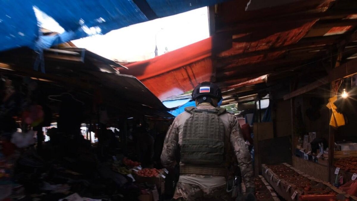     В Ленинском районе Красноярска снова прошёл рейд, в котором проверяли мигрантов. Несколько «новых граждан» получили повестки.