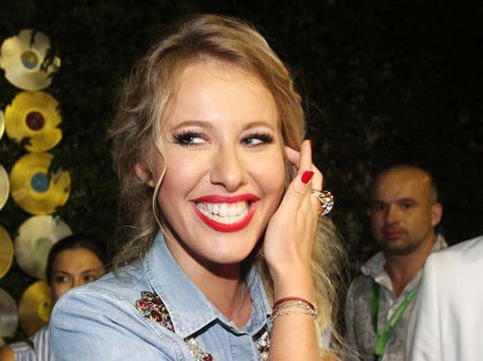 Ксения собчак в чепчике фото