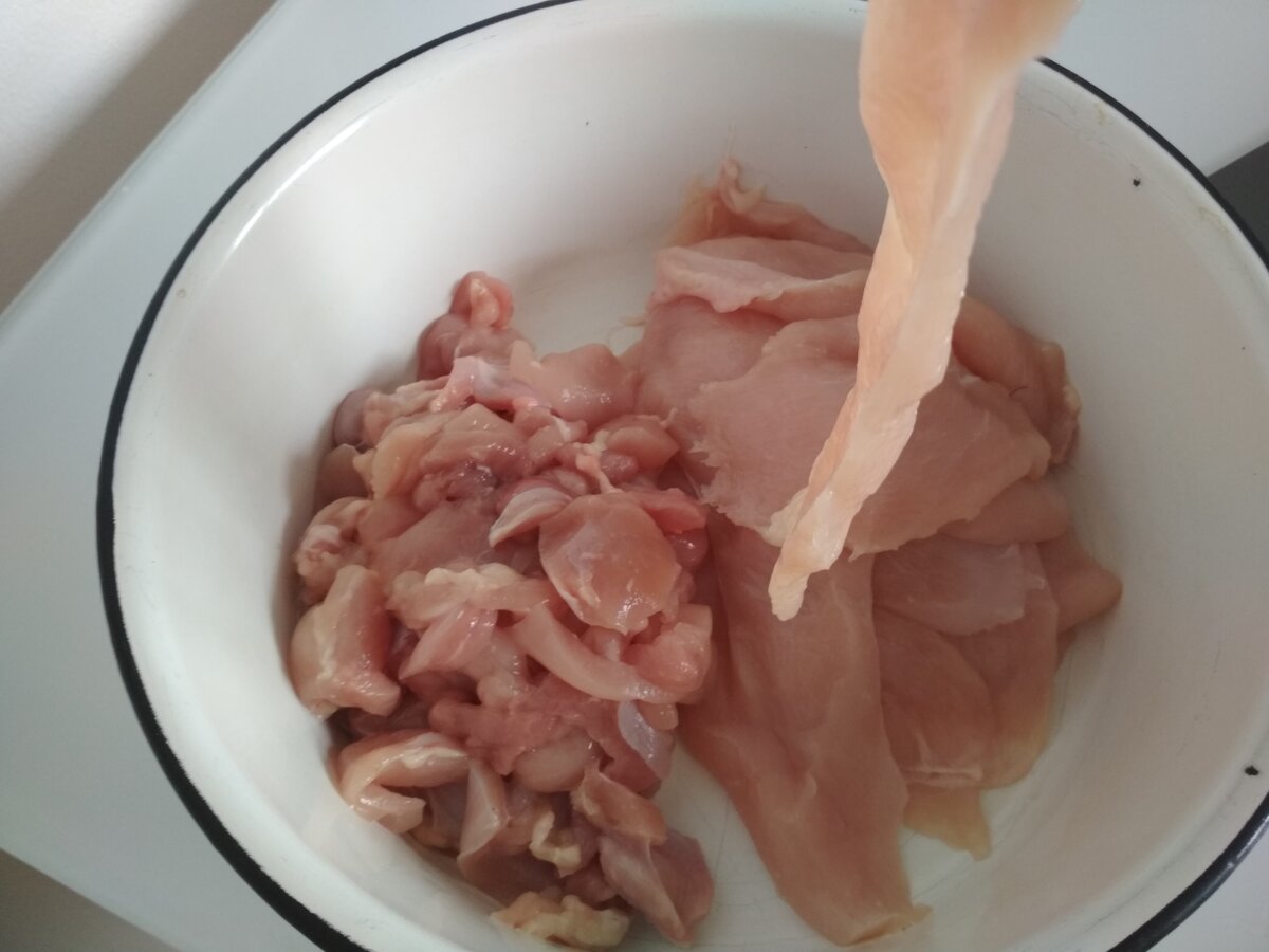 когда нужно солить курицу