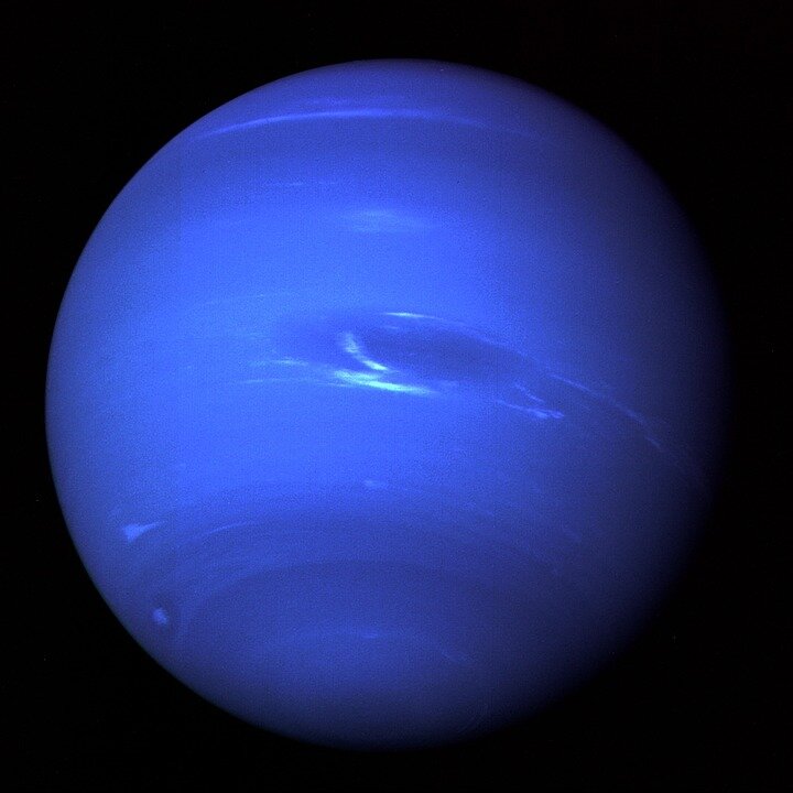 https://cdn.pixabay.com/photo/2012/11/28/09/17/neptune-67537_960_720.jpg