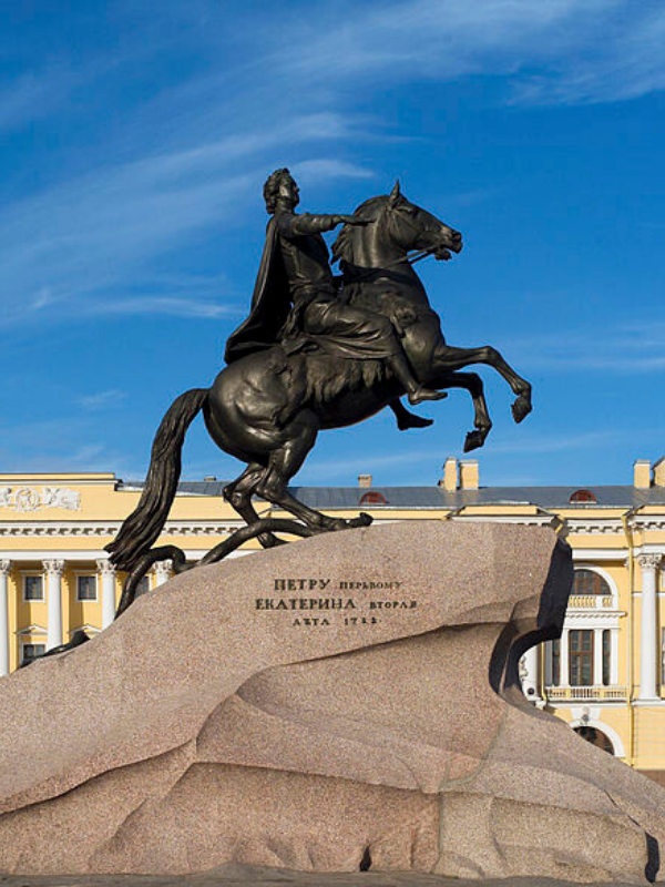 https://upload.wikimedia.org/wikipedia/commons/thumb/4/48/The_Bronze_Horseman_%28St._Petersburg%2C_Russia%29.jpg/800px-The_Bronze_Horseman_%28St._Petersburg%2C_Russia%29.jpg