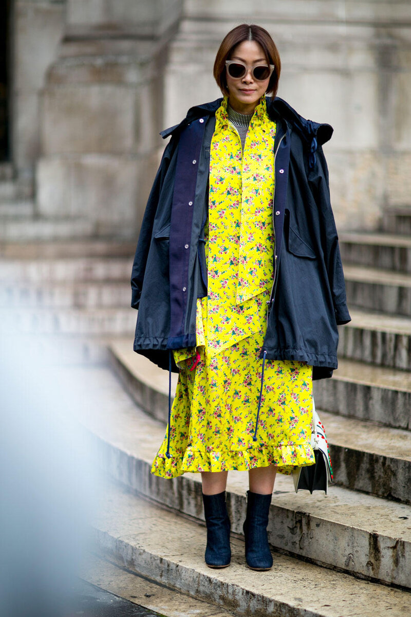 Устройте себе цветотерапию: носите одежду насыщенных оттенков. /Фото: azyaamode.com