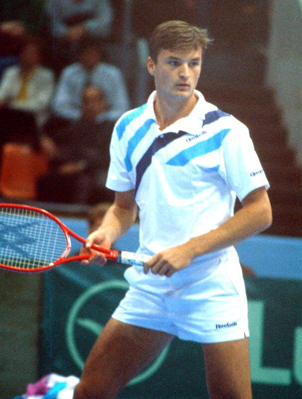 На пике спортивной славы Александр Волков значился "13-й ракеткой мира".