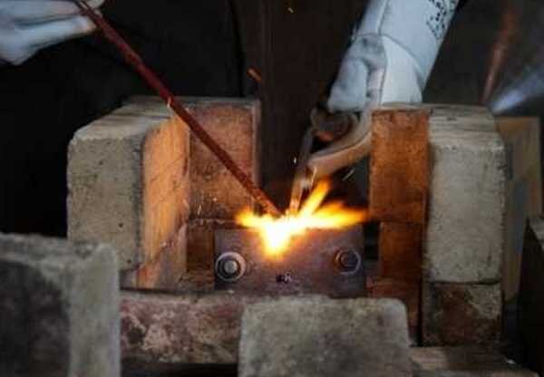 Какими электродами варить чугун?