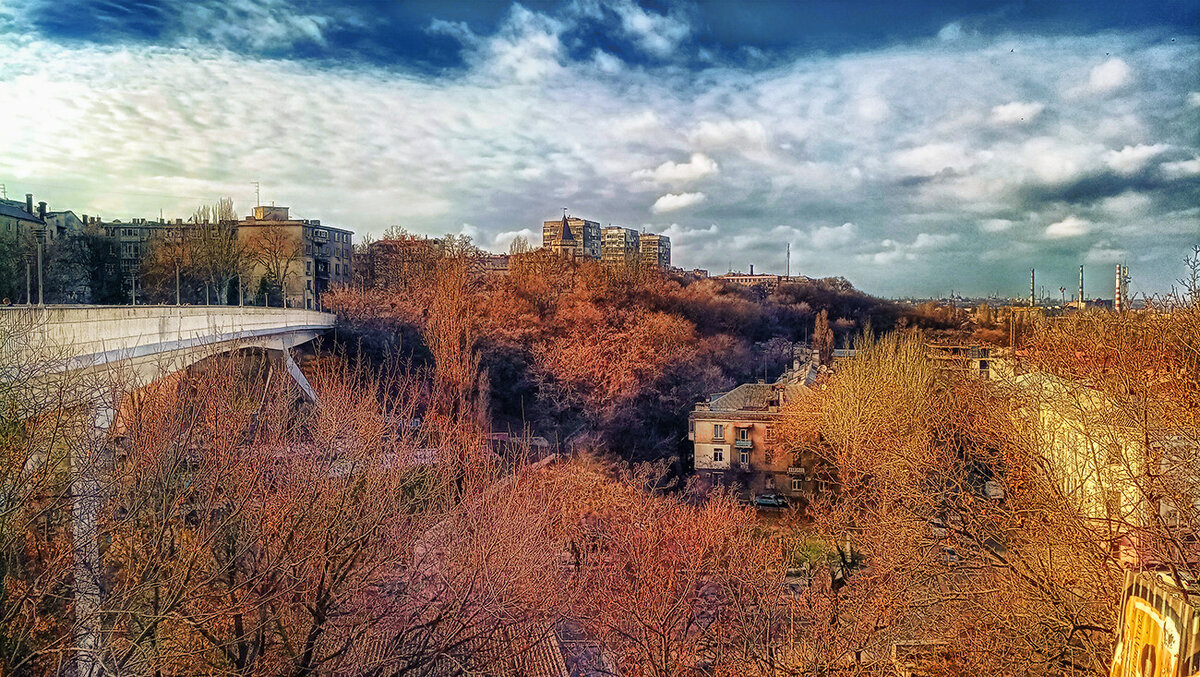 Тёщин мост все-таки слишком изящен, чтобы сравнивать его с языком