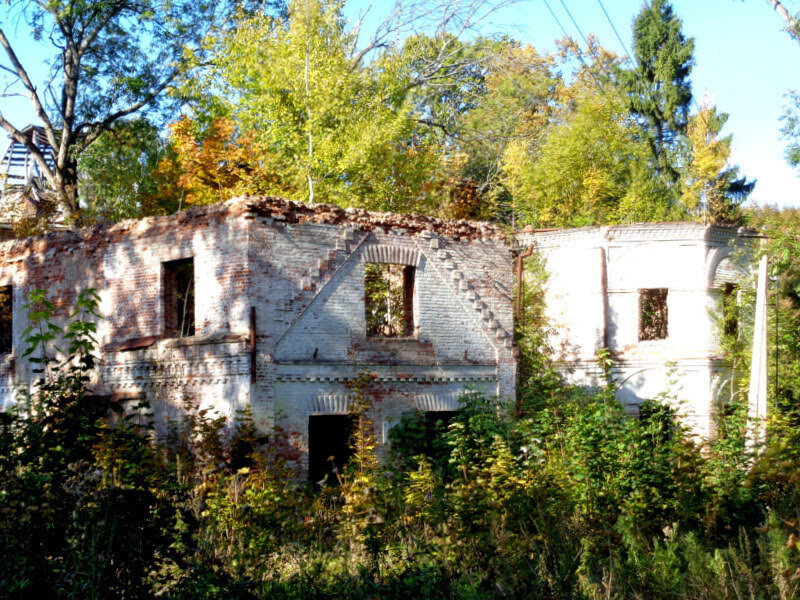 Жилой флигель рядом с домом.
