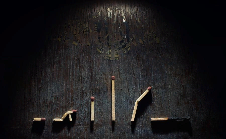 КЛЮЧЕВОЕ СЛОВО ЧЕЛОВЕК — В МИРЕ ЖИВУТ НЕ ТОЛЬКО ЛЮДИ (ЧИТАЙ ДАЛЕЕ)
Двуногая прямоходящая особь, которая не имеет ценности для пространства или для планеты или что - то типа того, у неё — более или менее, всё гладко. По меркам успешности местной системы оценки разумеется. Но в определённый момент времени, случается ситуация, которая, с такой силой на него садится, что в скором времени его настигает полный и неподъёмный коллапс.  Другой вид получает удары на протяжении всей своей жизни и не происходит такого же как в верхнем примере, потому что сила ударов распределяется более или менее равномерно.