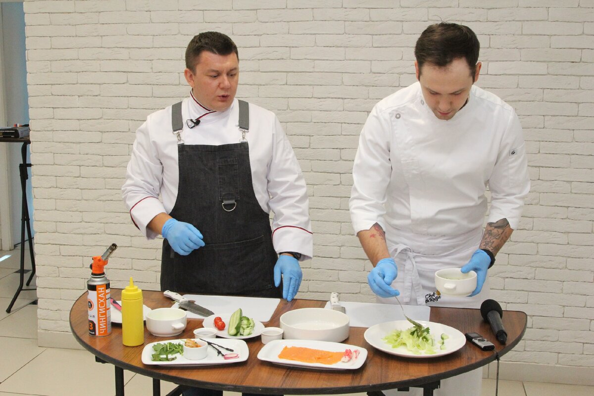 Салат с сырой рыбой. Евгений и Николай Чукалкины.